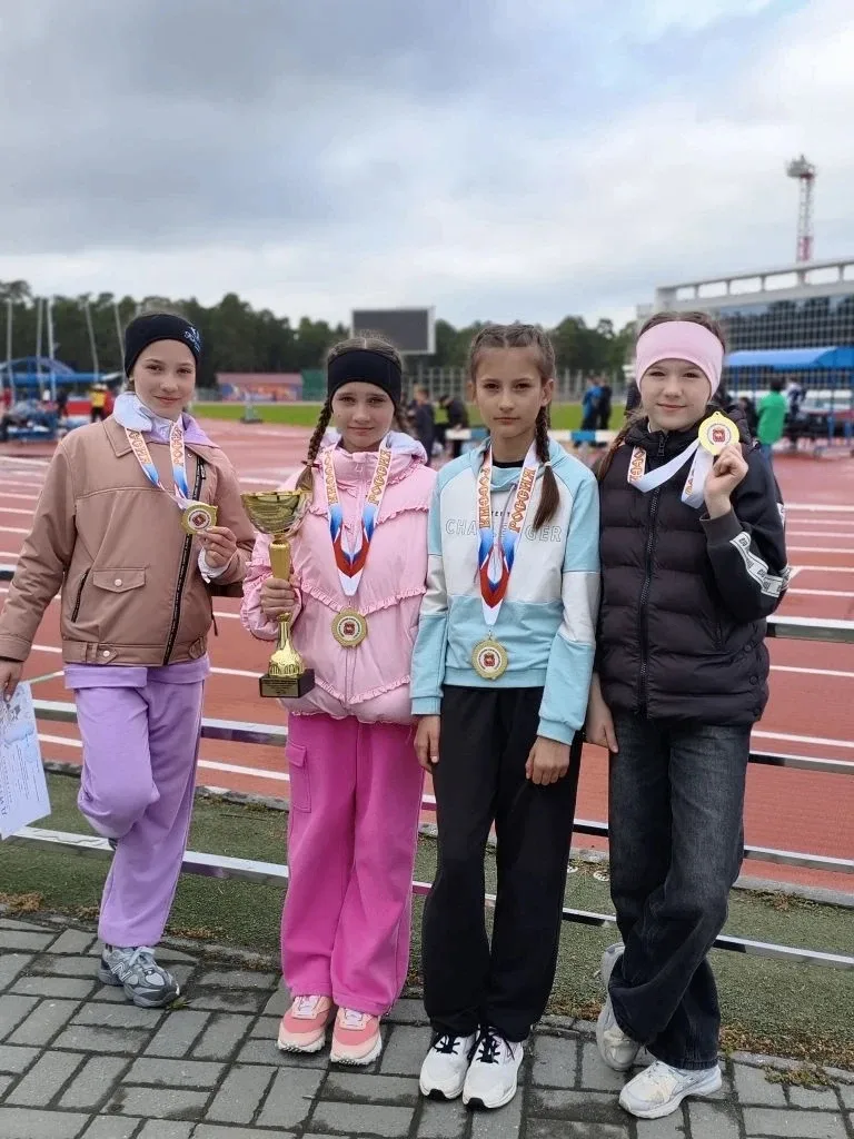 Наши девочки из МАОУ "СОШ №7" – настоящие чемпионки! Они завоевали первое место, показав просто неве