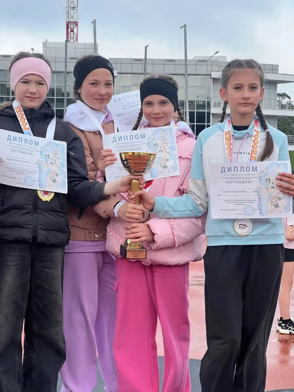 Наши девочки из МАОУ "СОШ №7" – настоящие чемпионки! Они завоевали первое место, показав просто неве