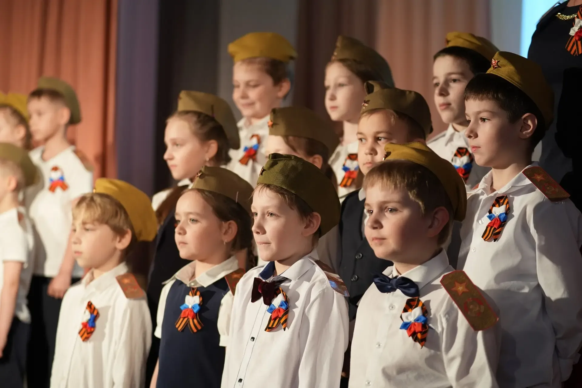 В нашей школе прошел традиционный фестиваль «Битва хоров» для учащихся начальной и средней школы.⭐  