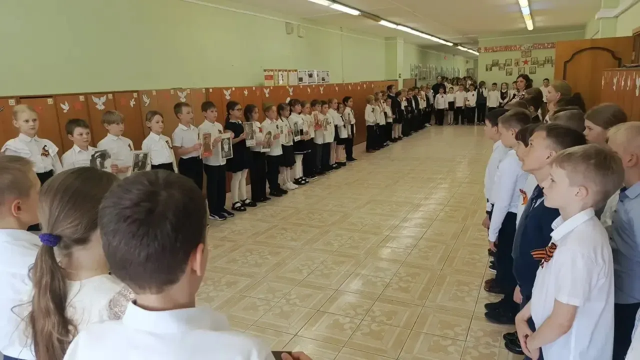 МИНУТА МОЛЧАНИЯ 🎗️  🔺 8 мая в «Классической школе» состоялась Минута молчания и акция «Бессмертный п
