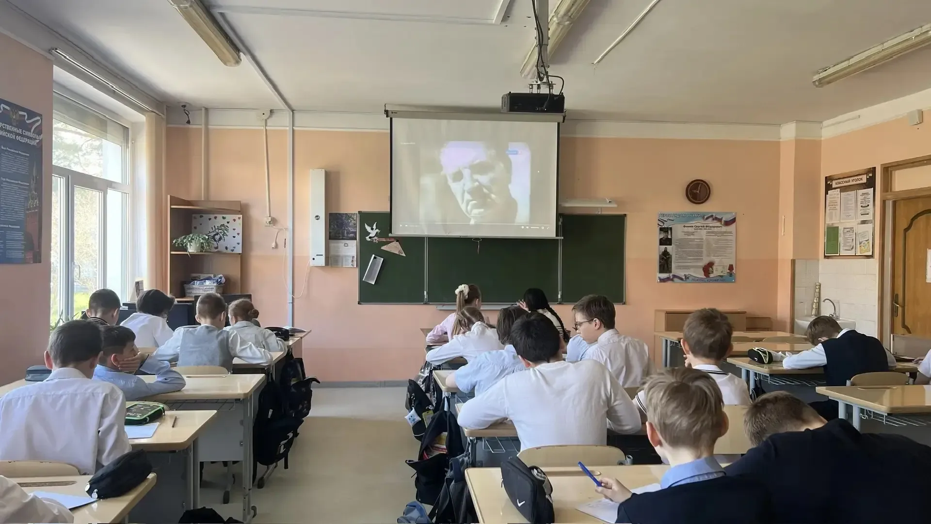 🤯 Одно лицо — два разных человека! Почему мы не верим своим глазам?  На этой неделе на метапредметно