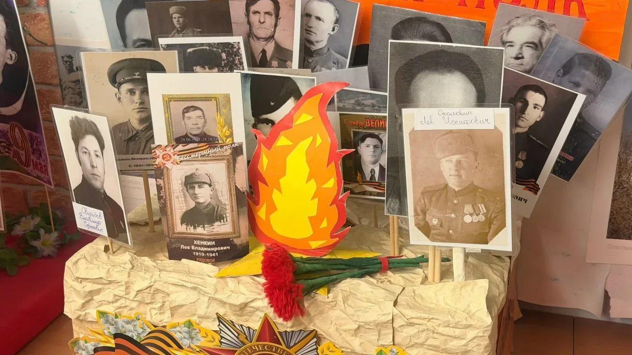 Учащиеся МОУ "СОШ имени Л.М.Доватора" приняли участие во всероссийской акции «Бессмертный полк трудо