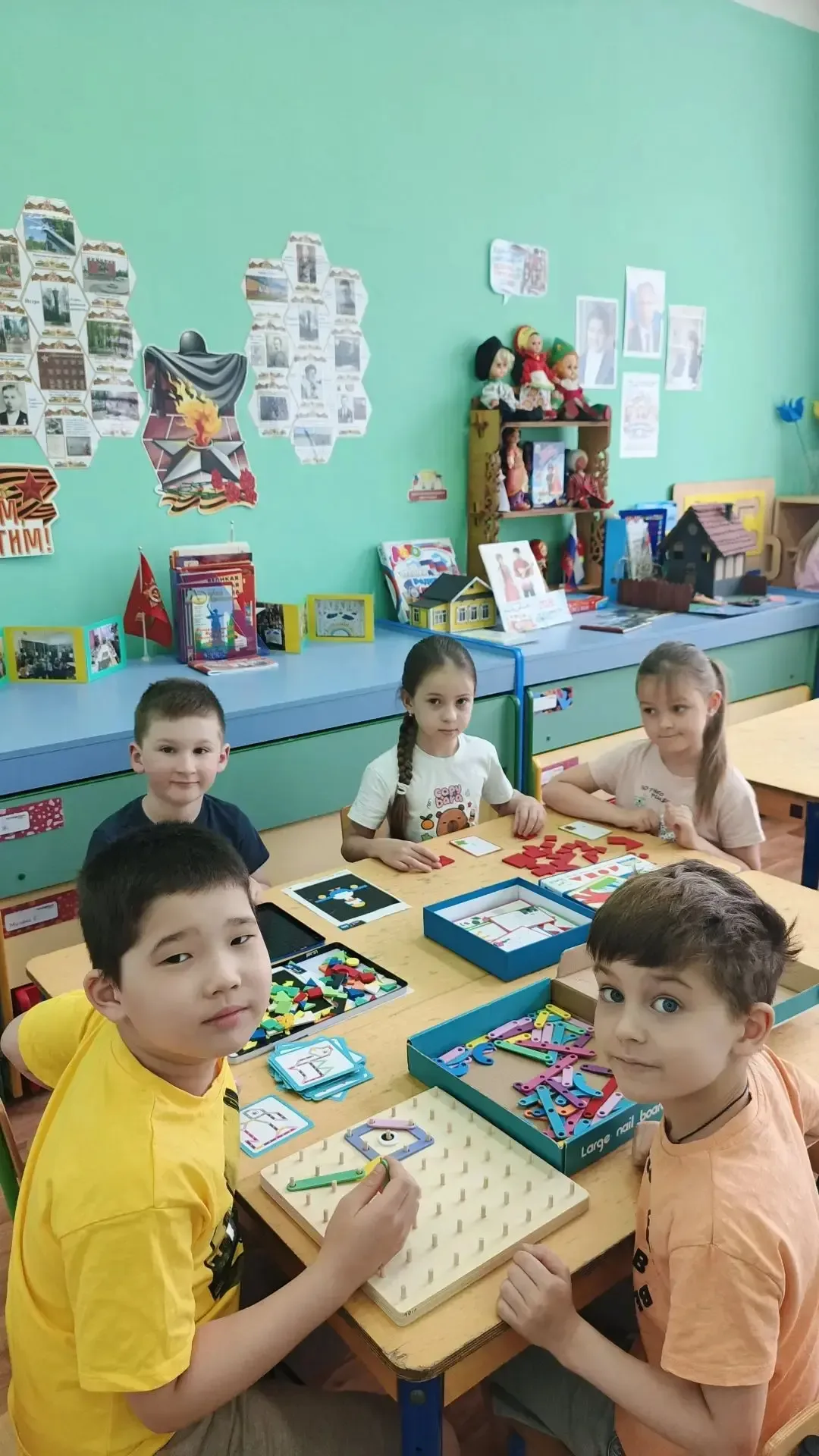 МОУ "СОШ N 2, корпус 3-52(2), подготовительная  к школе группа 10" Сказка". Детям очень нравится игр