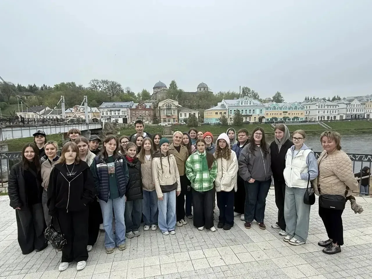 🚌11 мая ученики 7 «А», 7 «З», 7 «И» классов совершили экскурсионную поездку в г.Торжок.  Начали с му