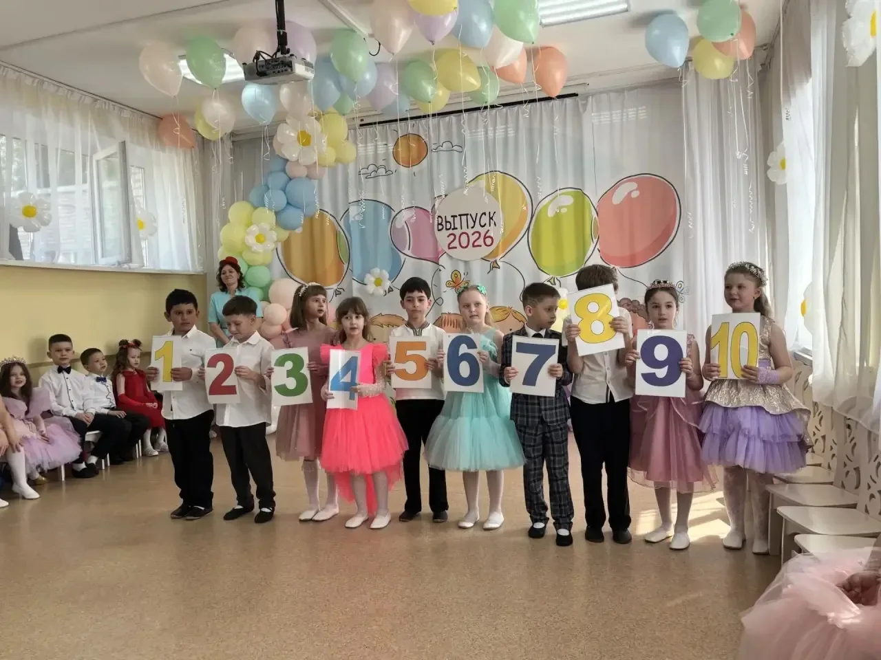 🎓✨ Выпускной бал👸🫅 трогательное начало большого пути! ✨  В дошкольном отделении N26 МОУ «СОШ N2» г.И