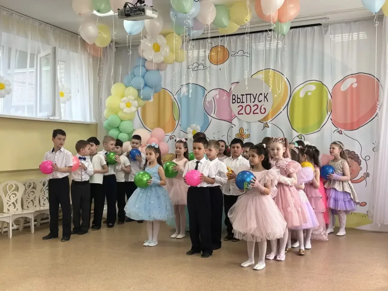 🎓✨ Выпускной бал👸🫅 трогательное начало большого пути! ✨  В дошкольном отделении N26 МОУ «СОШ N2» г.И