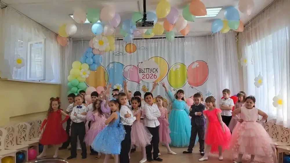 🎓✨ Выпускной бал👸🫅 трогательное начало большого пути! ✨  В дошкольном отделении N26 МОУ «СОШ N2» г.И