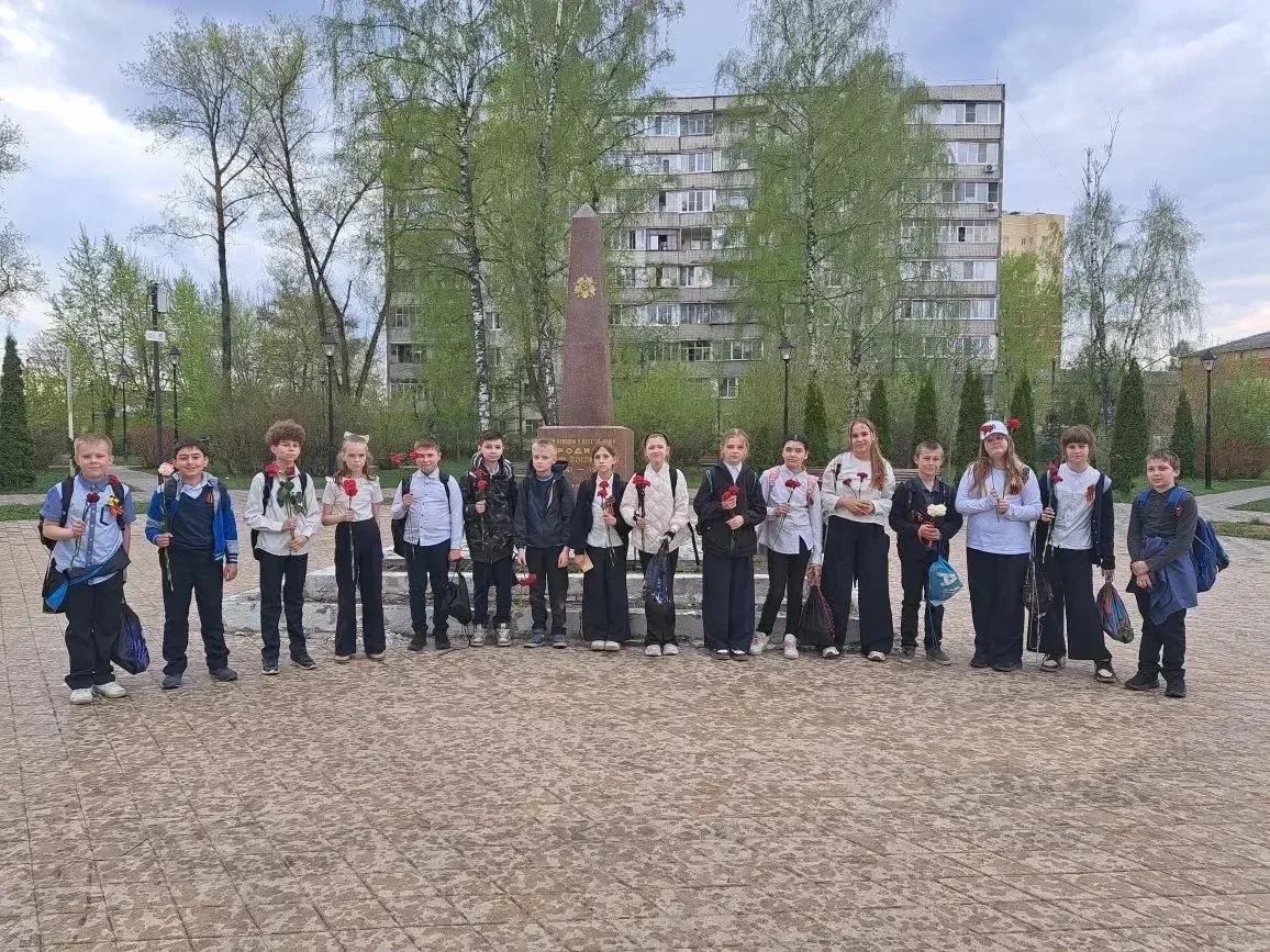 В рамках «Марафона Победы» патриотическая акция «Я помню!» Корпус 2, на улице Октябрьской д. 12