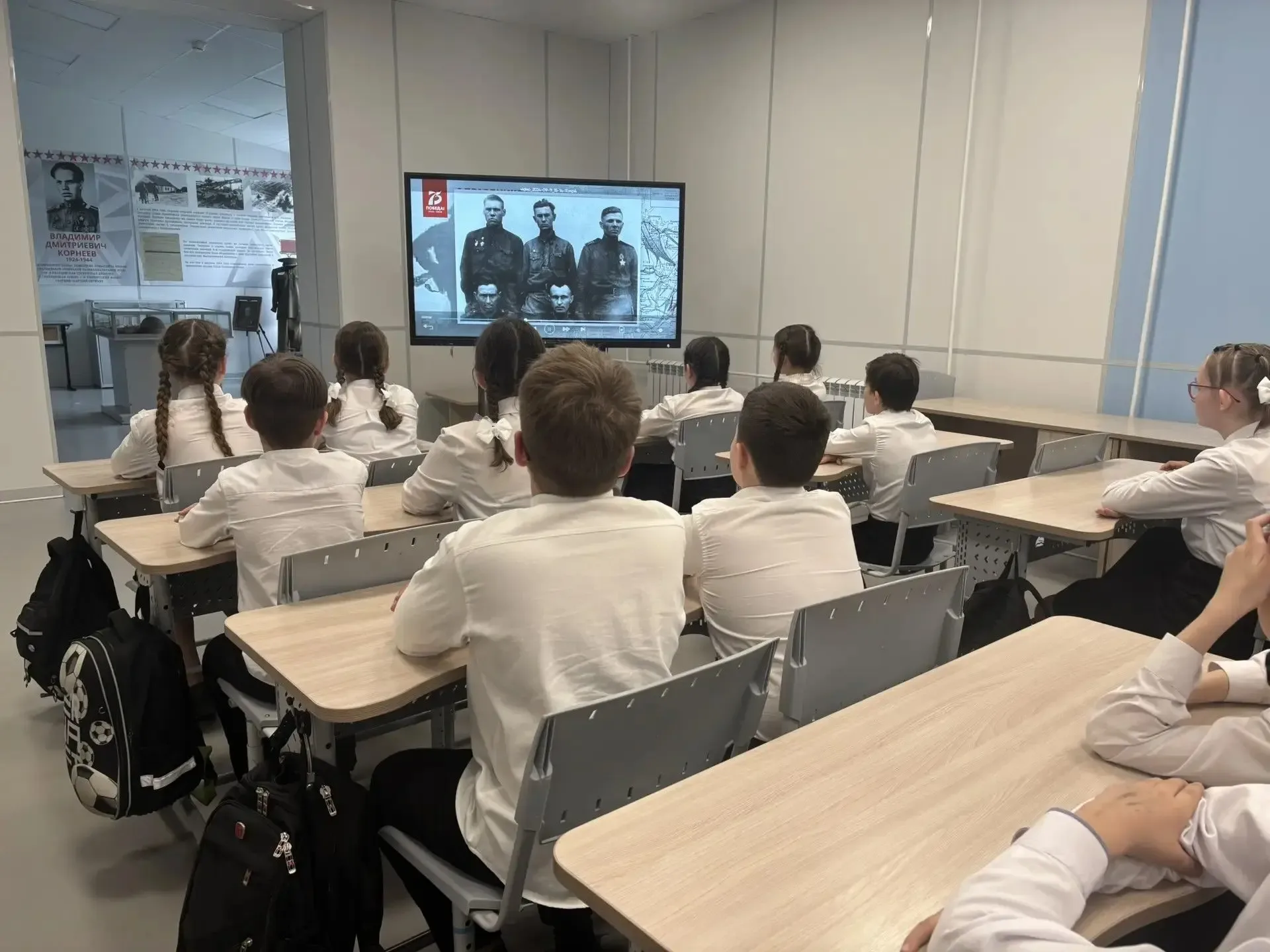 🚀МАРАФОН «НАСЛЕДНИКИ ПОБЕДЫ» 🚀 🌟Акция «Герои нашей школы»   Друзья! Говорят, что герои живут только 