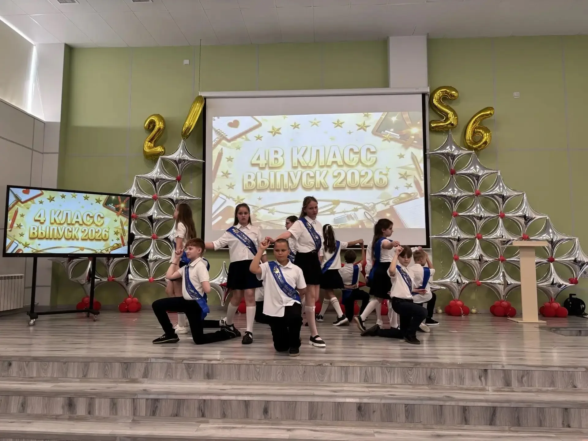🎓✨ НАШ ВЫПУСКНОЙ В 4-Х КЛАССАХ! ✨🎓  Сегодня в школе «Корнеева» случилось маленькое, но очень важное 