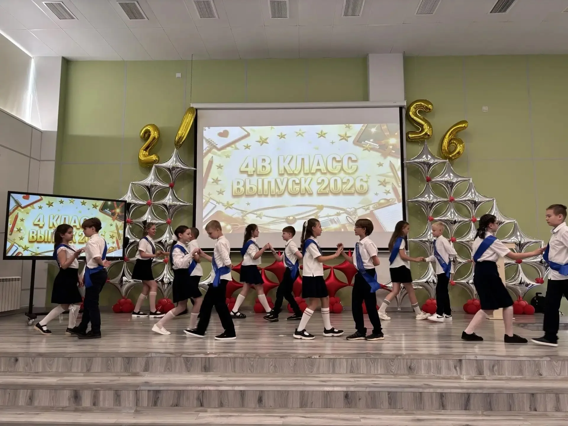 🎓✨ НАШ ВЫПУСКНОЙ В 4-Х КЛАССАХ! ✨🎓  Сегодня в школе «Корнеева» случилось маленькое, но очень важное 