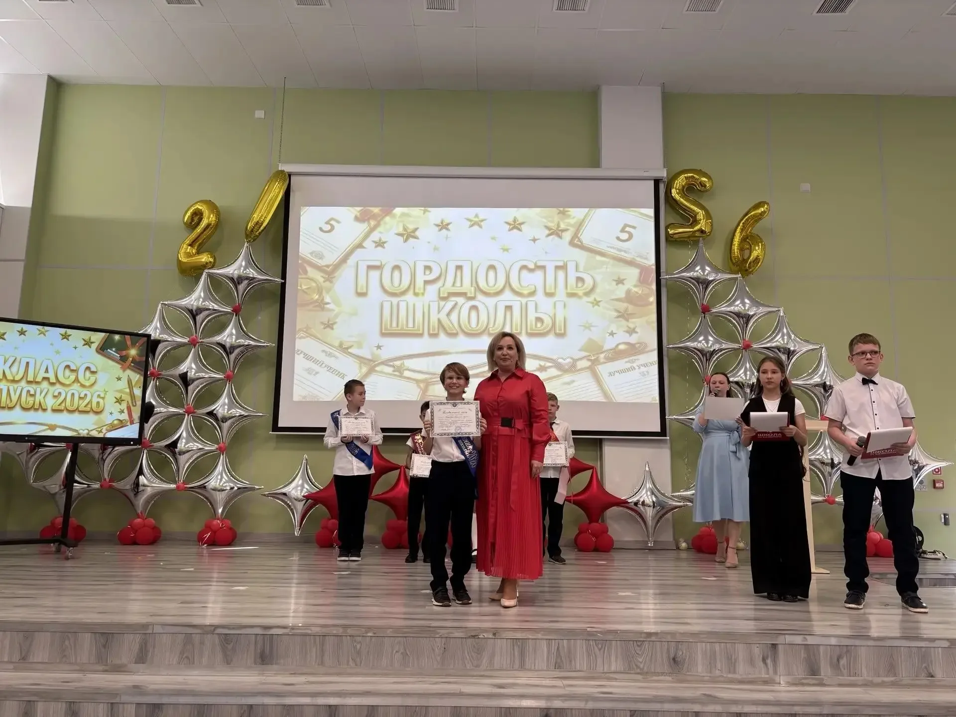 🎓✨ НАШ ВЫПУСКНОЙ В 4-Х КЛАССАХ! ✨🎓  Сегодня в школе «Корнеева» случилось маленькое, но очень важное 