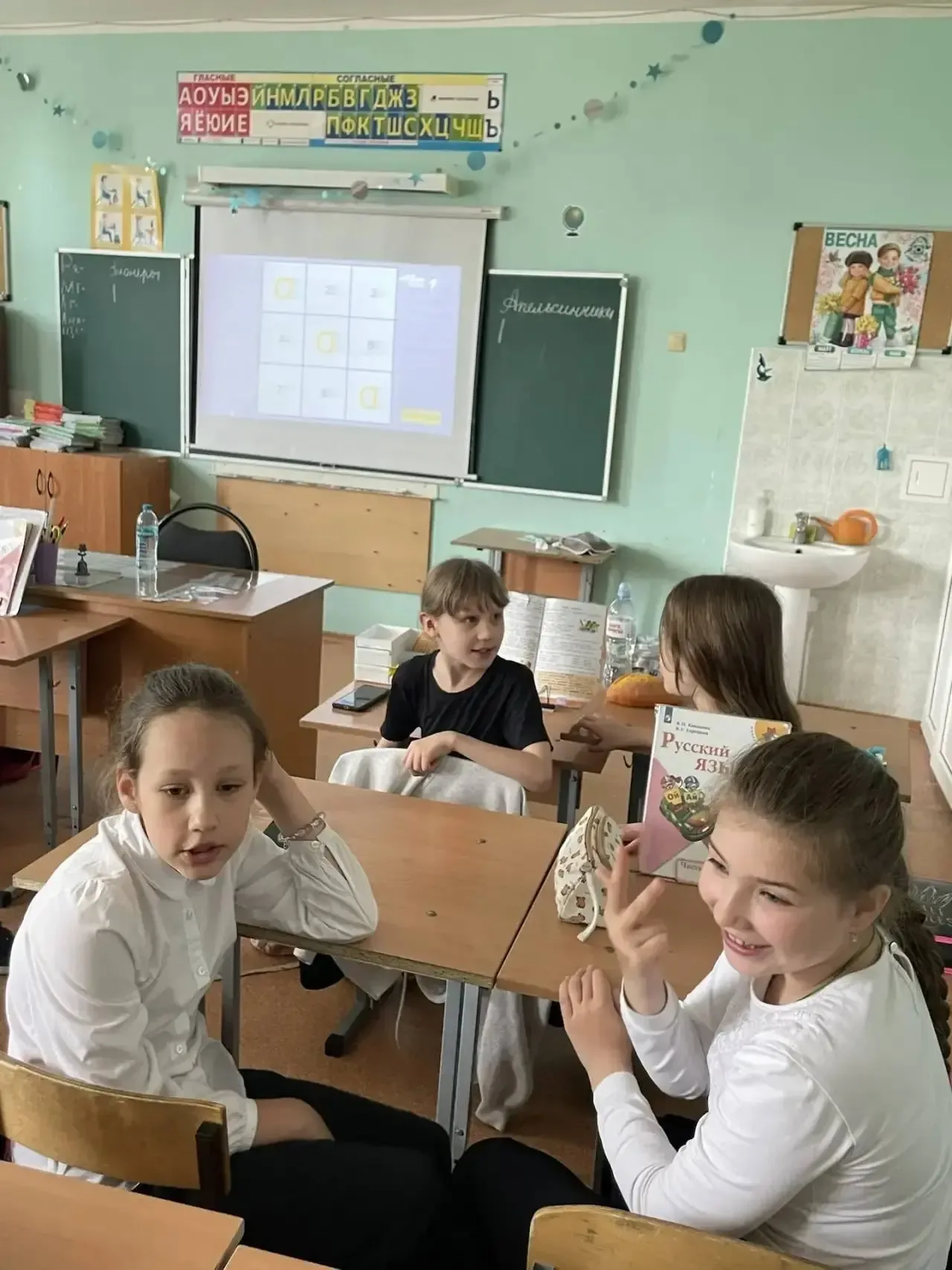 Отличная новость! 🎉  Сегодня в нашей школе прошло интерактивное мероприятие «Наследники пионерии»   