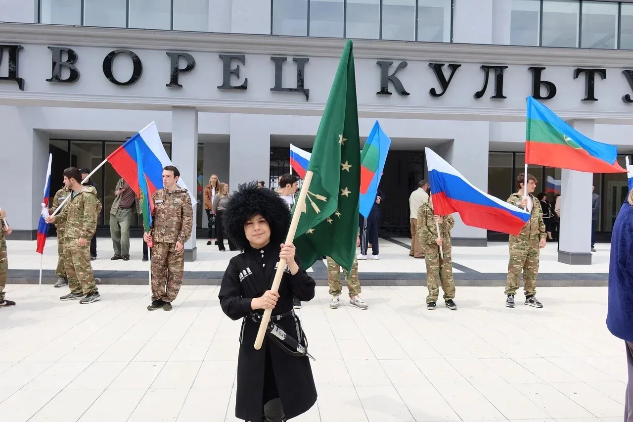 В Черкесске почтили память жертв Кавказской войны в 162‑ю годовщину её окончания.   В мероприятии пр