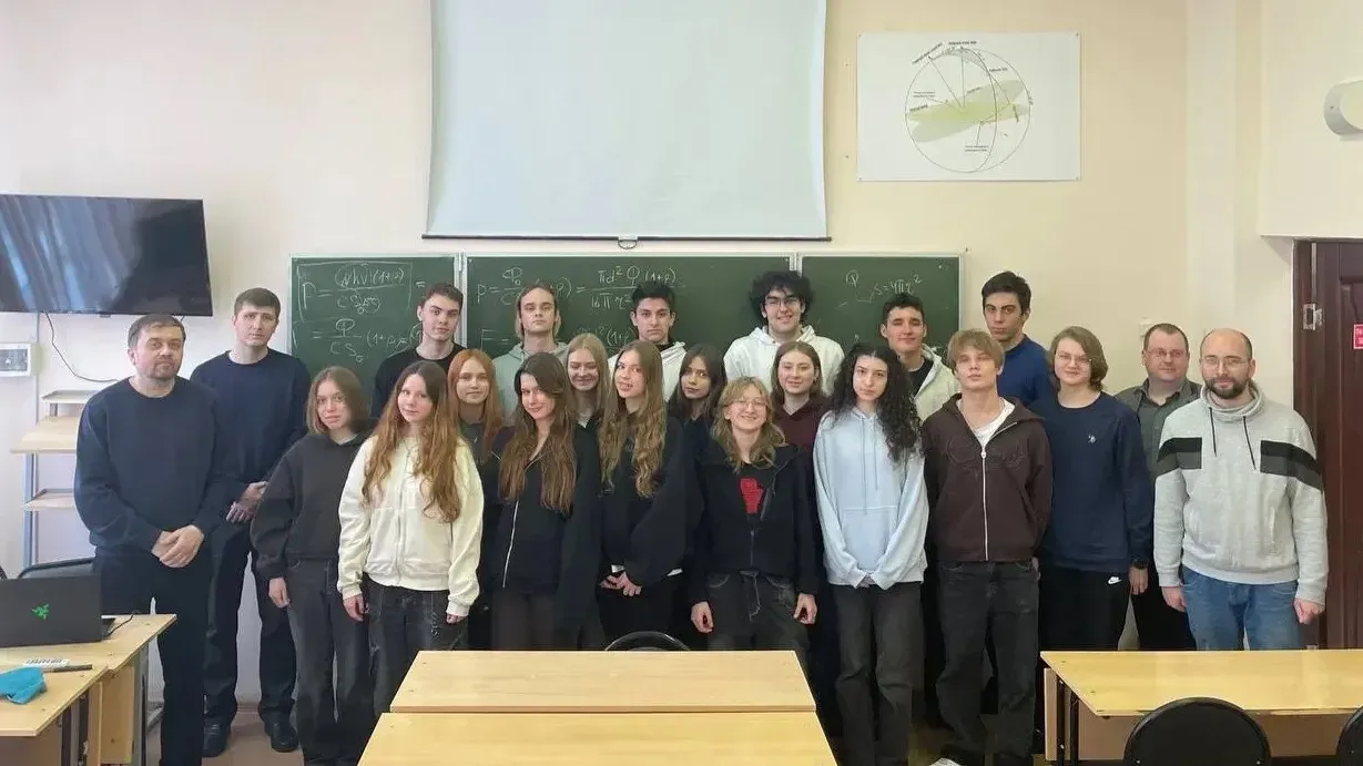 НАШИ #Выпускники #Физика #Профориентация   27 апреля учитель физики нашей школы Уробушкин Юрий Михай