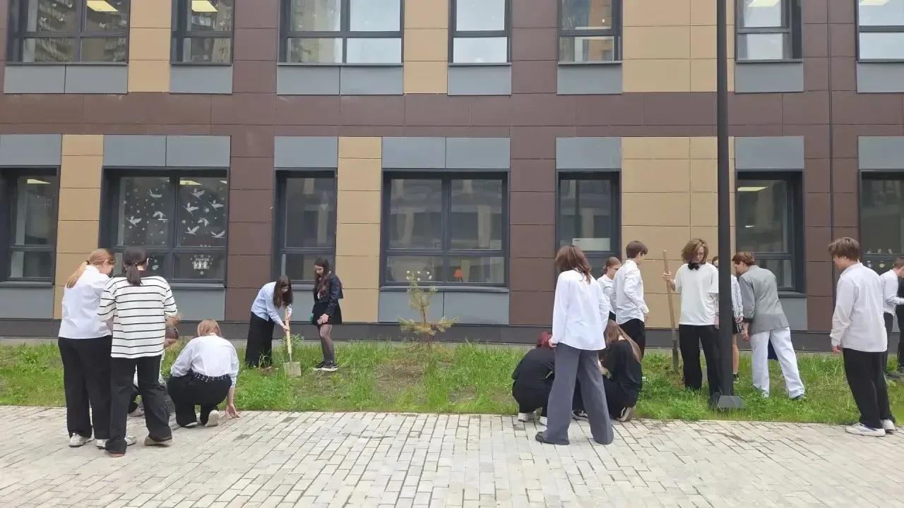 НАШИ #Экология #ПосадиДерево #ШкольнаяЖизнь  🌱 Акция «Посади дерево»  В рамках Всероссийского дня по
