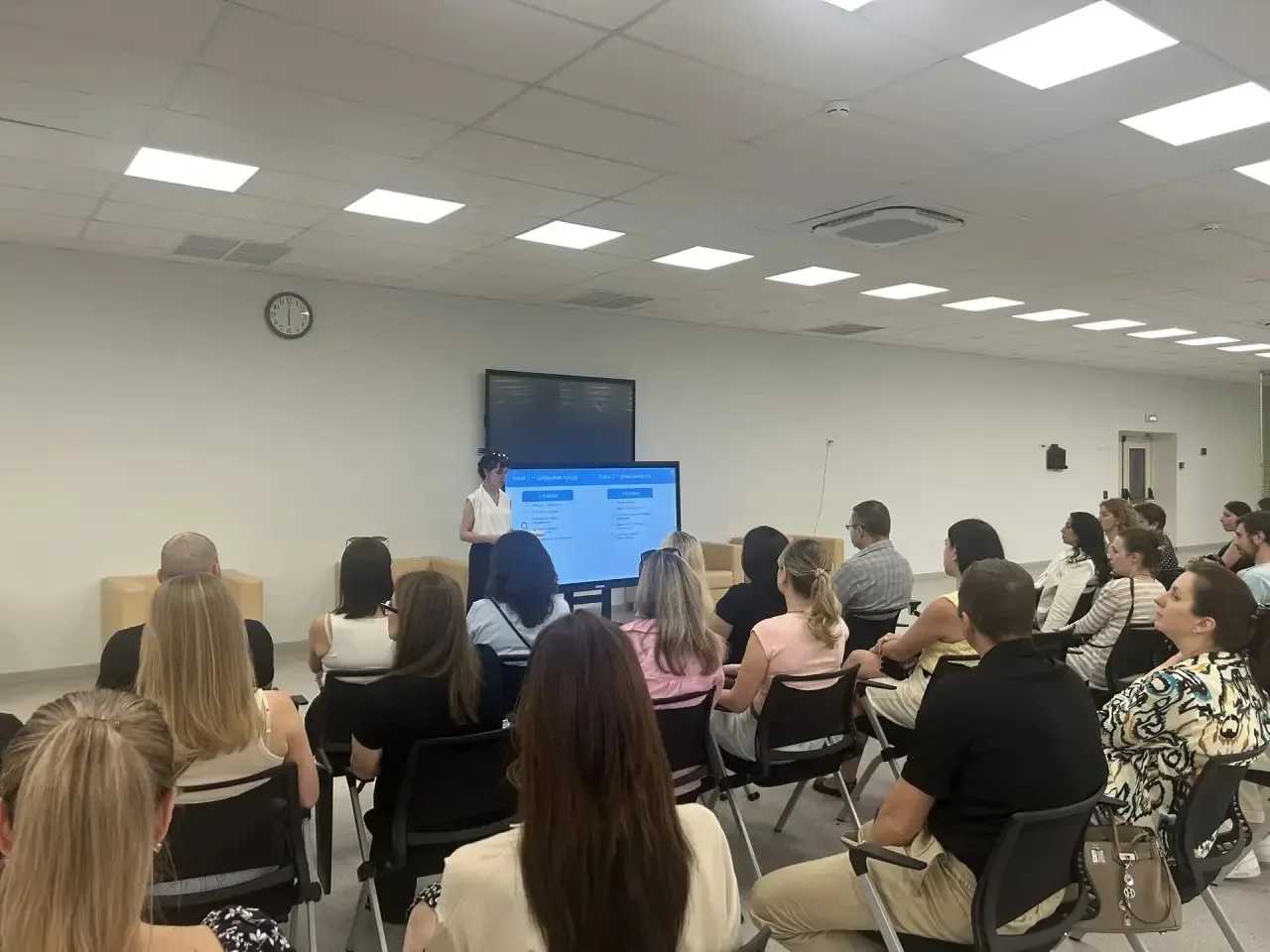 НАШИ #РодительскоеСобрание #КиберУрок #ЦифроваяГрамотность #НачальнаяШкола  Вчера в нашей школе прош