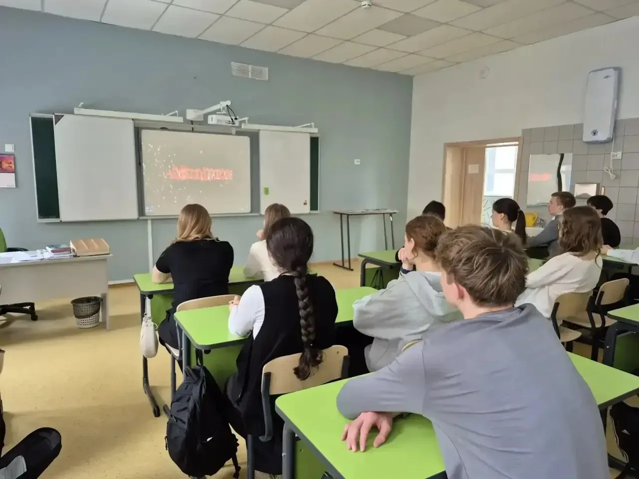 НАШИ #ШкольнаяЖизнь #Безопасность #Профилактика  В школе были организованы классные и информационные