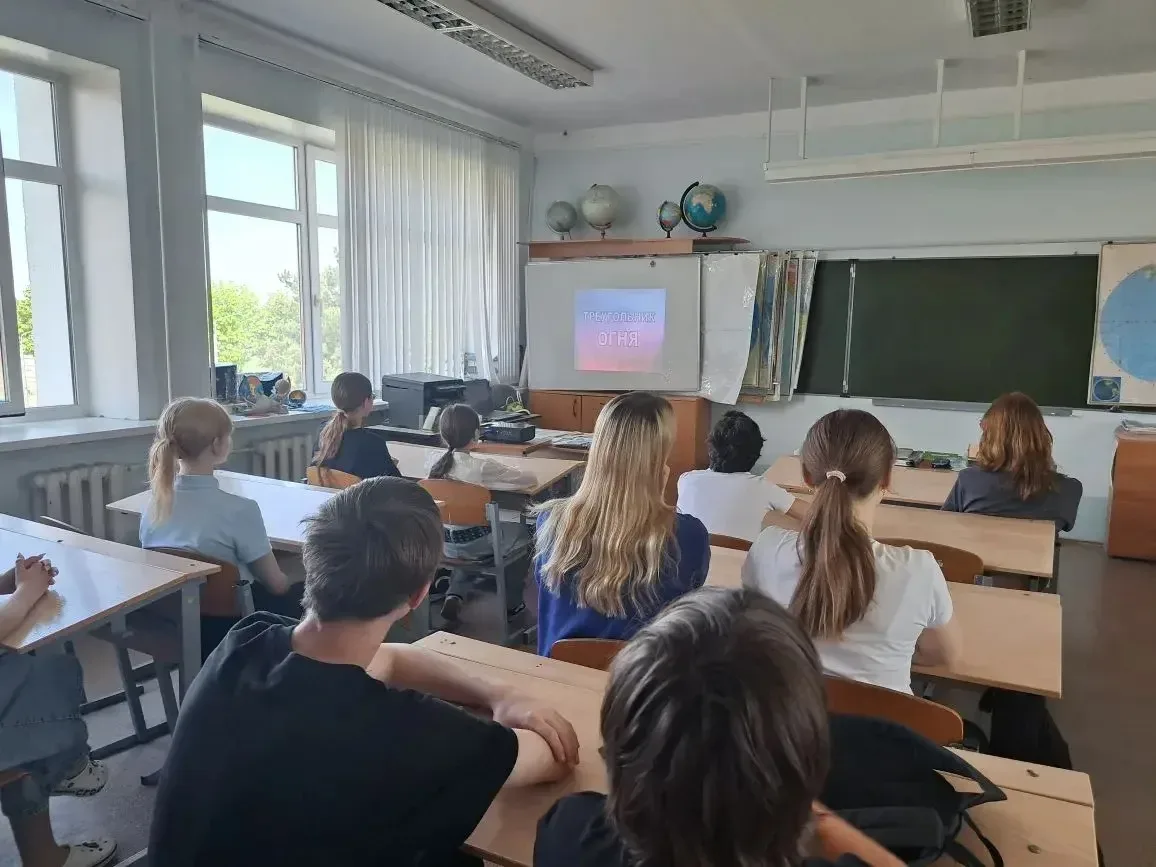 В Глебовской средней общеобразовательной школе прошли профилактические уроки по пожарной безопасност
