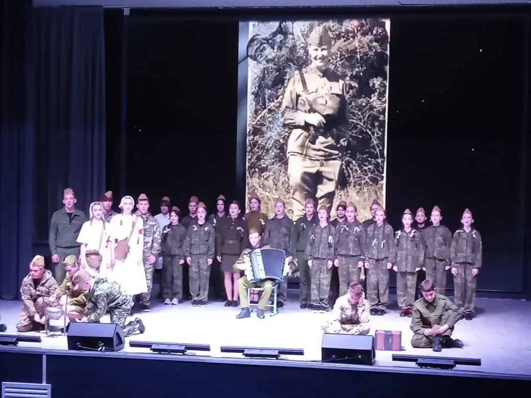 29 апреля обучающиеся 7Б класса побывали в МАОУ "Школа 115", где проходило  яркое мероприятие, посвя