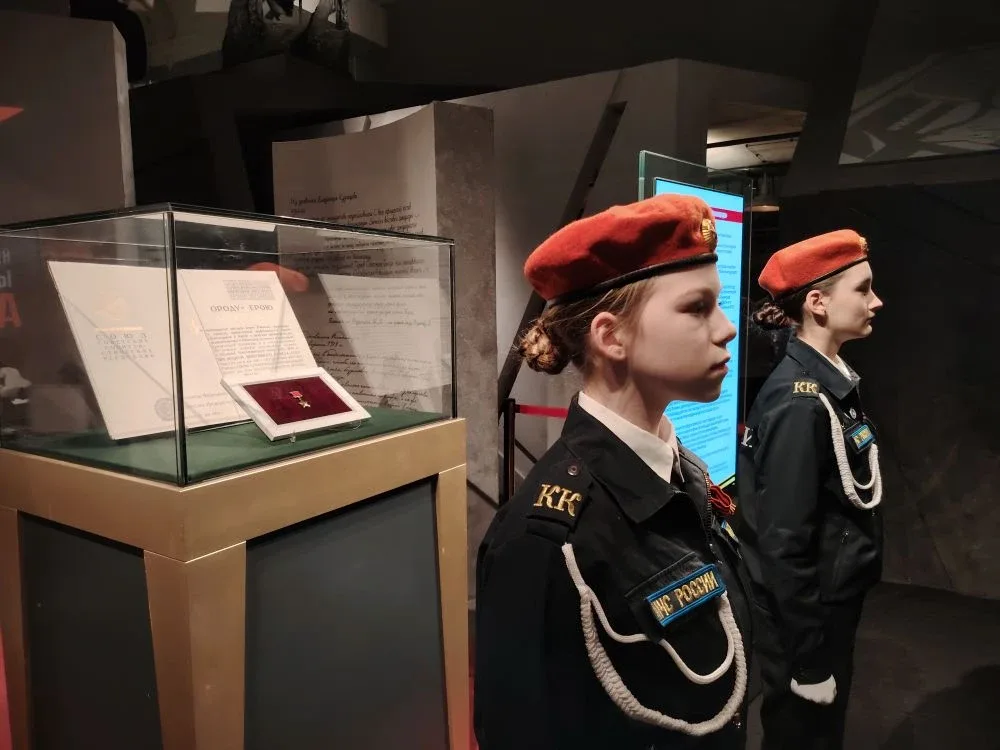 Сегодня, в день 81-й годовщины Великой Победы, мы с гордостью отмечаем событие, которое происходит л
