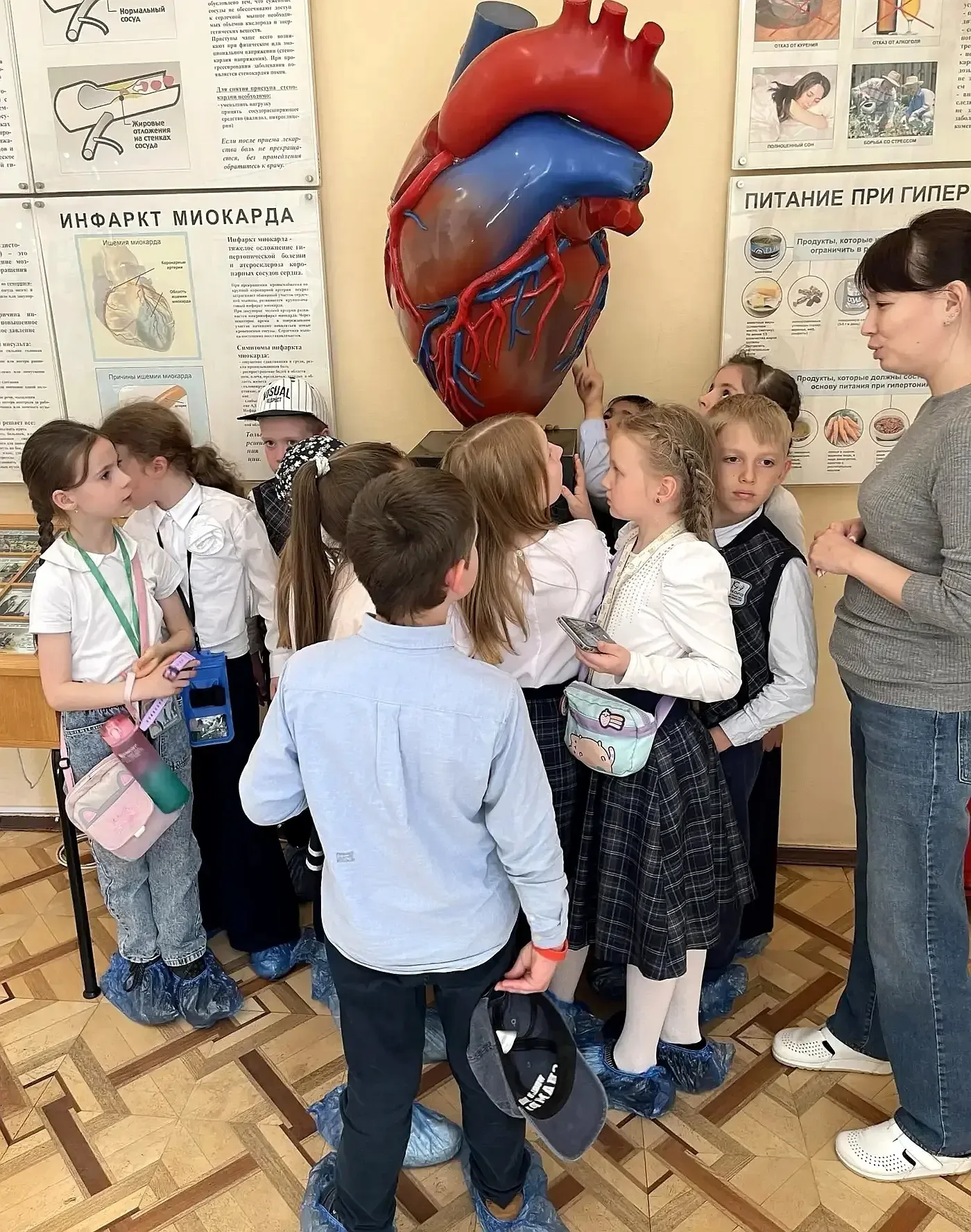 🥼 Познавательный поход в музей!  1 «Д» класс вместе с классным руководителем  Владиславой Сергеевной
