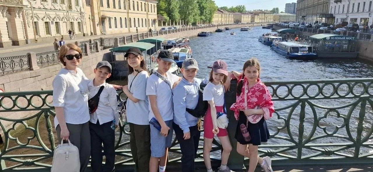 Объединение «Мой Петербург» завершило учебный год экскурсией в сердце города 🏛️✨  Обучающиеся подвел