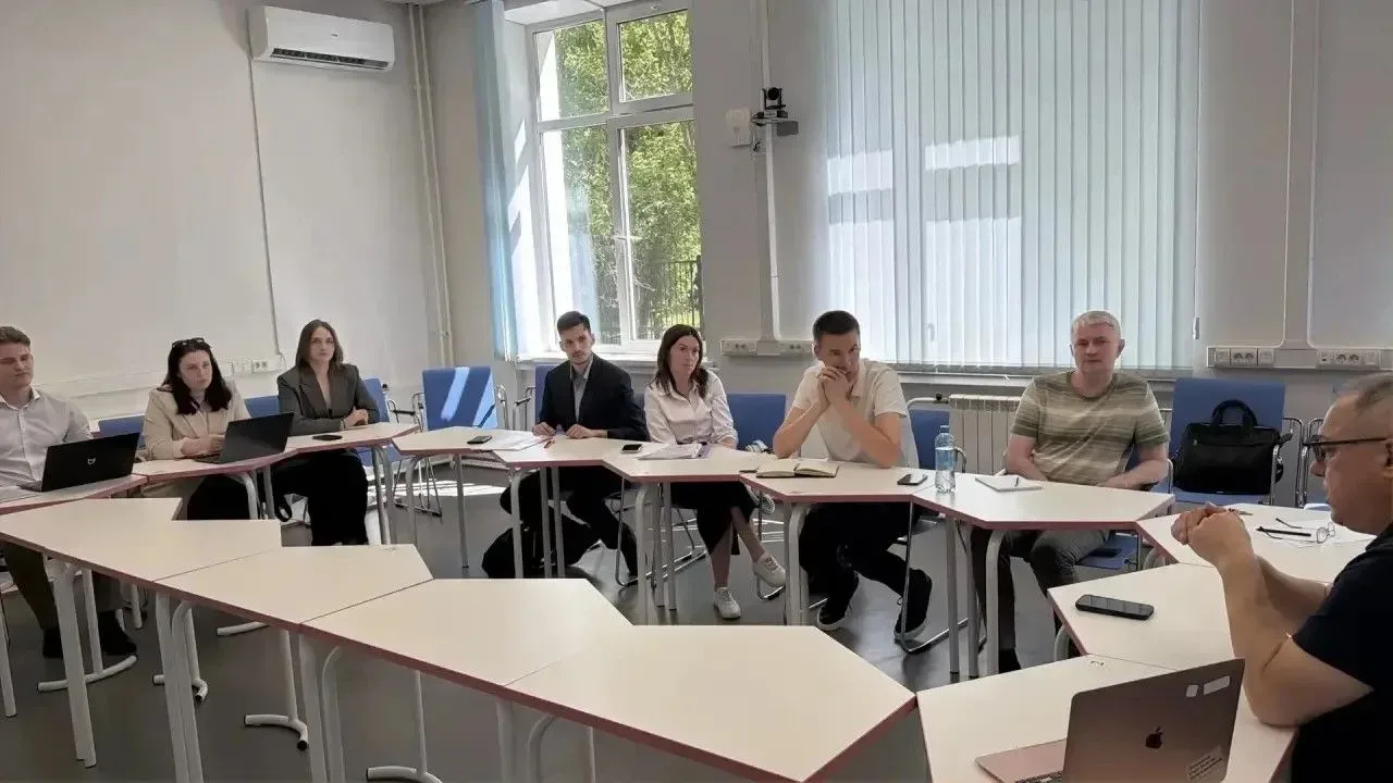 🎯 Подведение итогов эксперимента «Школа с ИИ»  Коллеги, участвовавшие в образовательном эксперименте