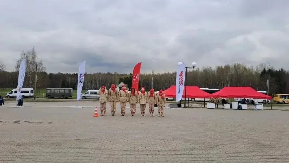 Сегодня отряд «Я-Патриот» принял участие в масштабном Военно-Патриотическом состязании «Юнармия Впер