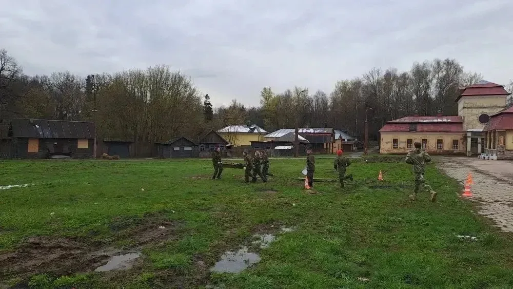 Сегодня отряд «Я-Патриот» принял участие в масштабном Военно-Патриотическом состязании «Юнармия Впер