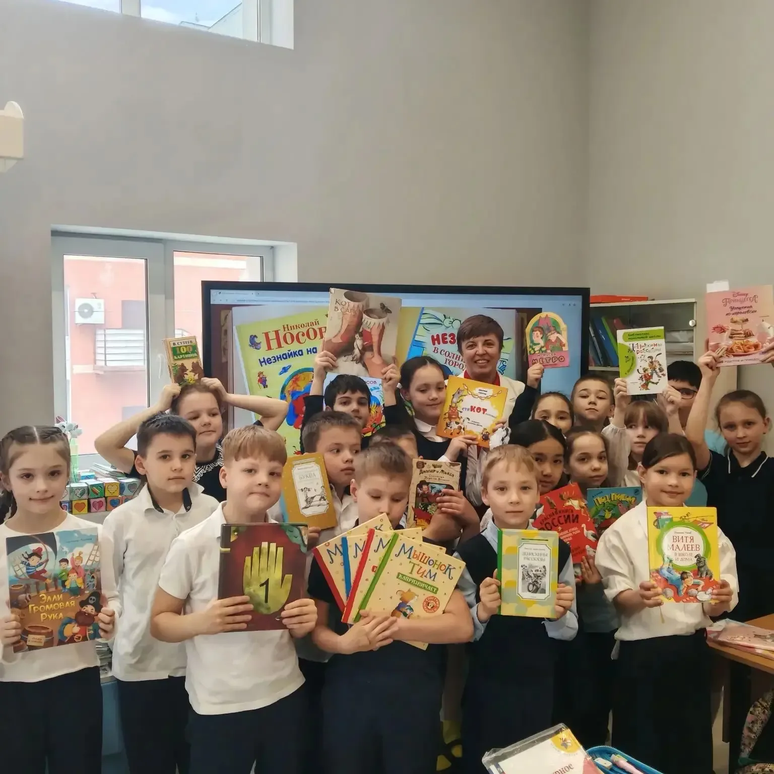 📚 Продолжается фестиваль «ПредпоЧтение»!  В нашей школе во 2-х классах ребята делились впечатлениями
