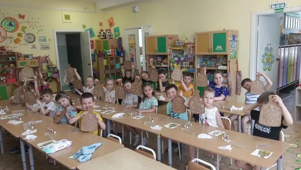 Мастер- класс в старшей группе № 11( корпус3) «Роспись по дереву».  Роспись по дереву - это один из 