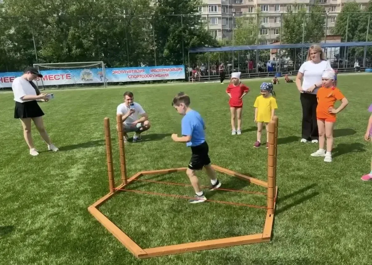 Воспитанники дошкольного отделения ( корпус 4) приняли участие в  соревнованиях по прыжкам через рез