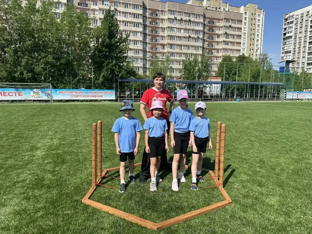 Воспитанники дошкольного отделения ( корпус 4) приняли участие в  соревнованиях по прыжкам через рез