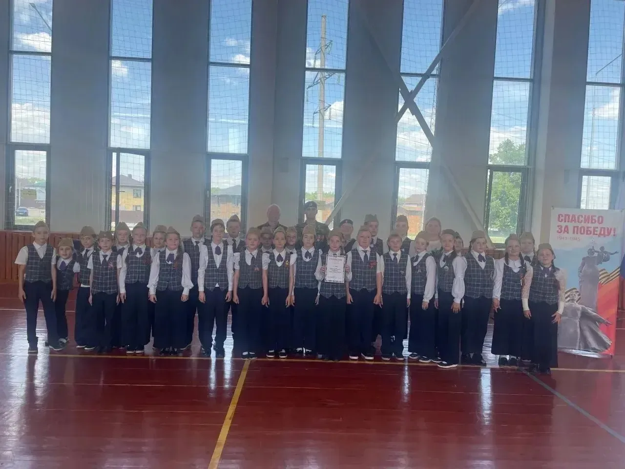 ПОБЕДА 3 «В» КЛАССА! 🏆🇷🇺  22 мая 2026 года учащиеся 3 «В» класса приняли участие в конкурсе смотра с