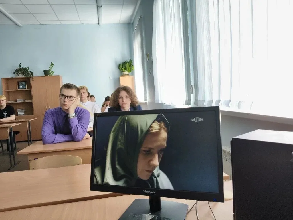 🎬 «Предательство» - фильм, который заставляет думать   Сегодня обучающиеся 10Б класса посмотрели фил