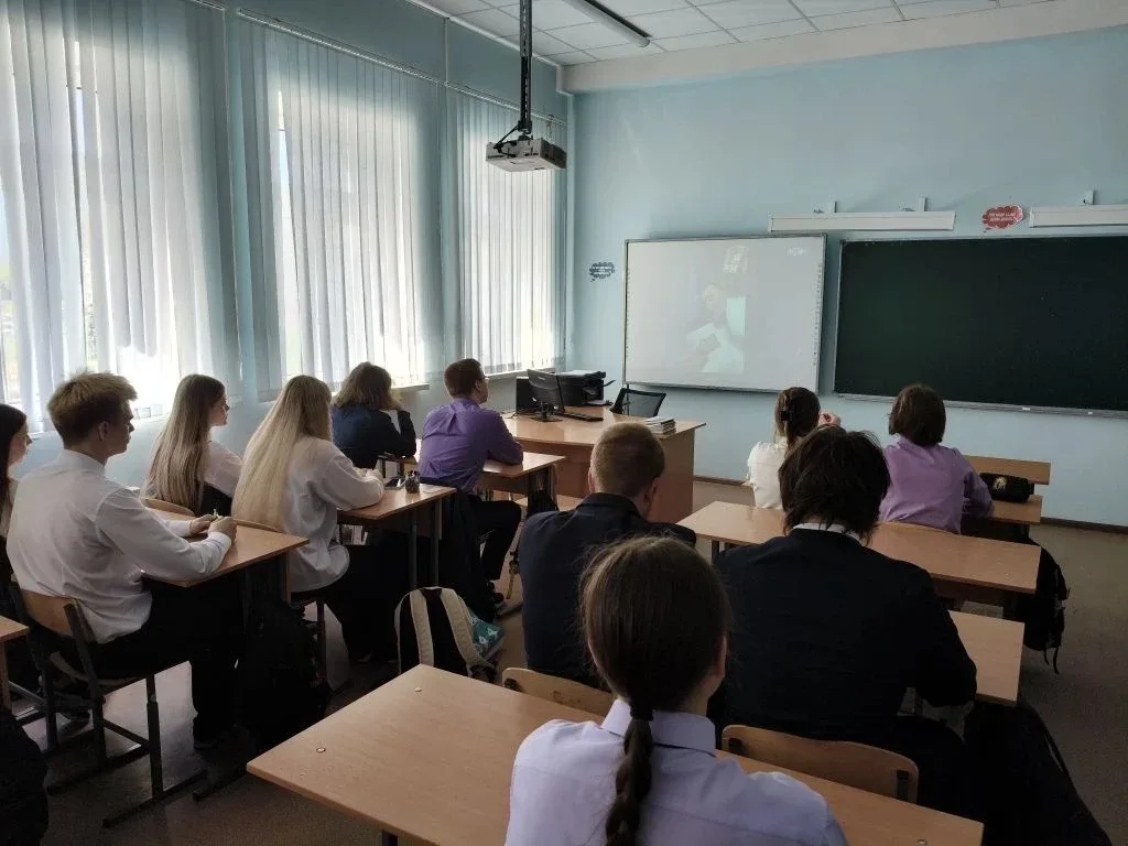 🎬 «Предательство» - фильм, который заставляет думать   Сегодня обучающиеся 10Б класса посмотрели фил