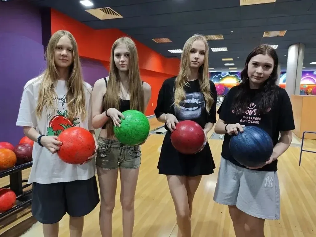 🎳 День в боулинге: как 7«В» класс зарядился драйвом!  19 мая учащиеся 7«В» класса отлично и с пользо