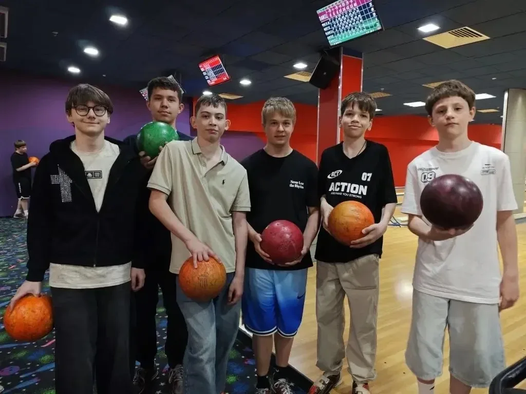 🎳 День в боулинге: как 7«В» класс зарядился драйвом!  19 мая учащиеся 7«В» класса отлично и с пользо