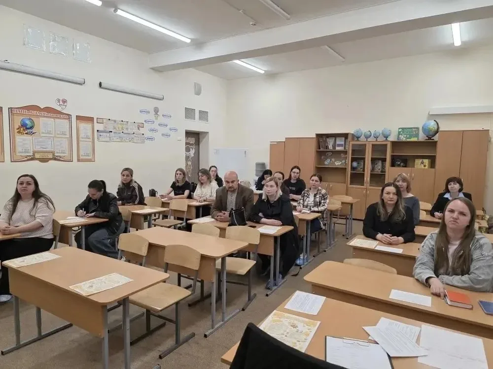 📢 Родительское собрание в 3 «В»: безопасность превыше всего!  Совсем скоро — долгожданные летние кан