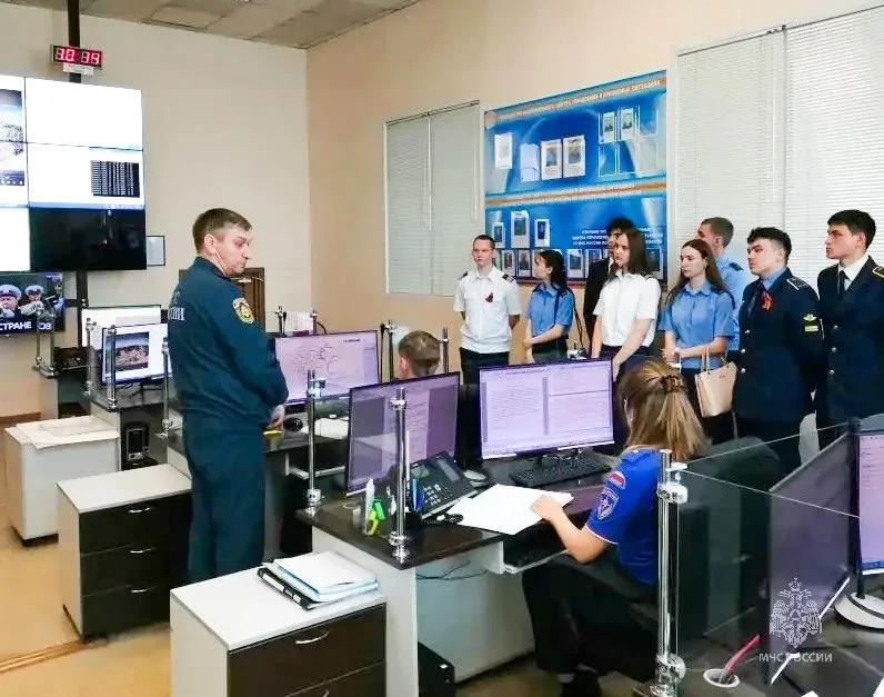 👩‍🚒Будущие пилоты в гостях у огнеборцев: экскурсия в пожарную часть   В пожарно-спасательной части №