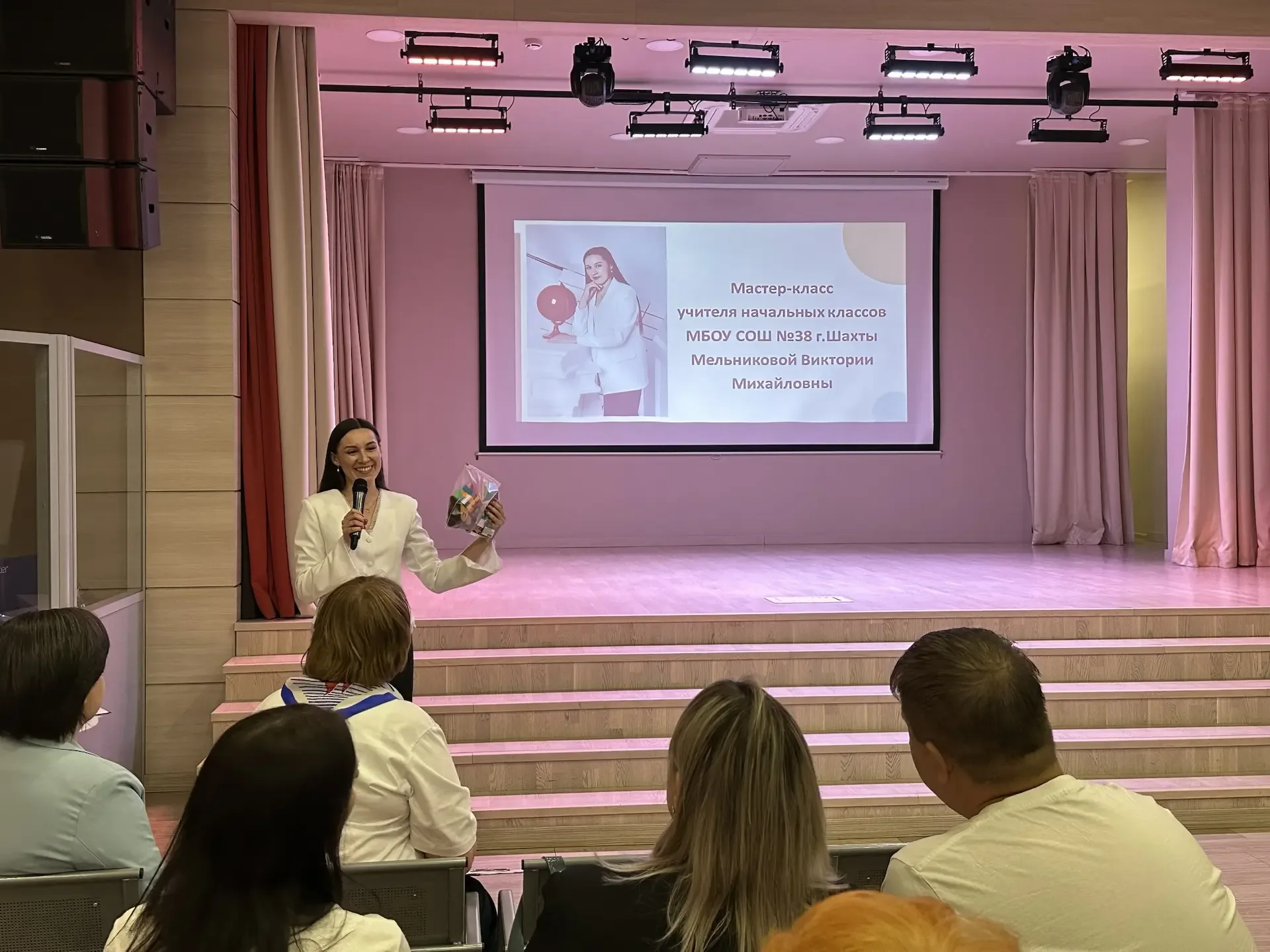 🎓 Сегодня в школе №38 прошёл муниципальный педагогический фестиваль «Молодёжь в фокусе 2.0: весна — 