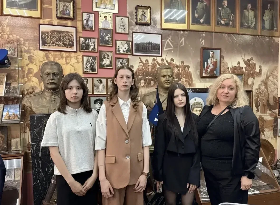 Актив музея нашей школы, в лице участников конкурса школьных музеев «Защитники Отечества», познакоми
