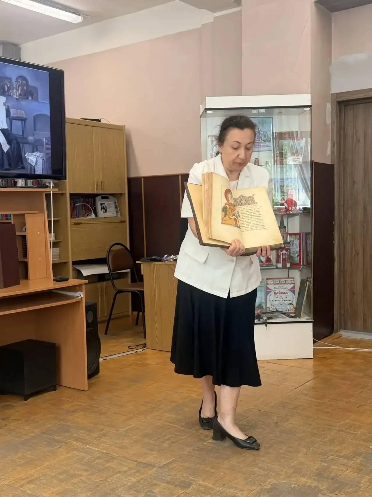 В преддверии Дня славянской культуры и письменности ученики 4 «В» класса (классный руководитель Е.Н.