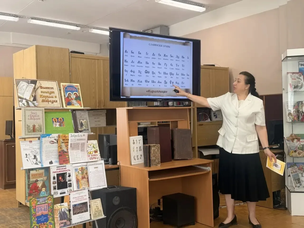В преддверии Дня славянской культуры и письменности ученики 4 «В» класса (классный руководитель Е.Н.