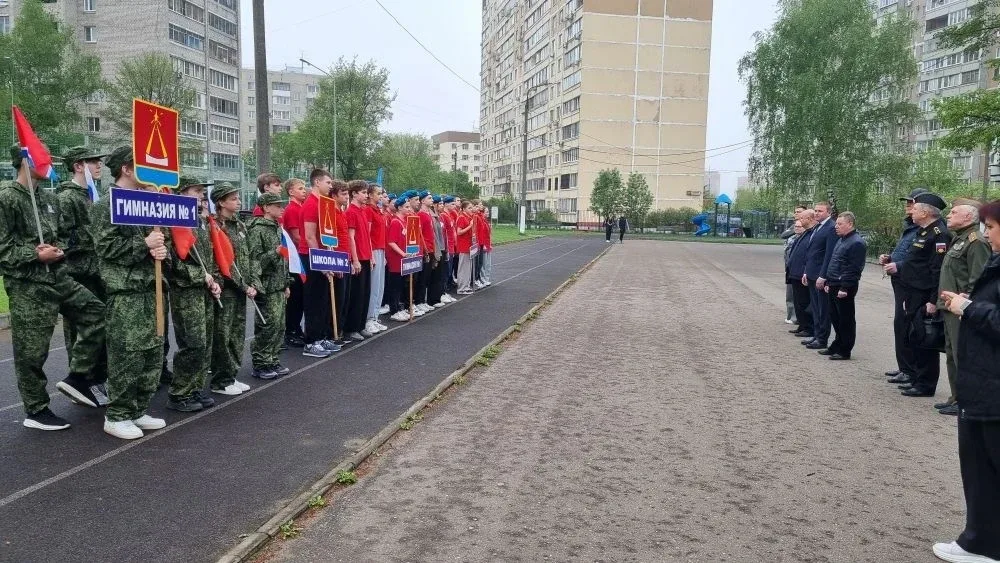 Поздравляем команду МОУ гимназии №7, занявшую 1 место в городских соревнованиях "Школа безопасности"
