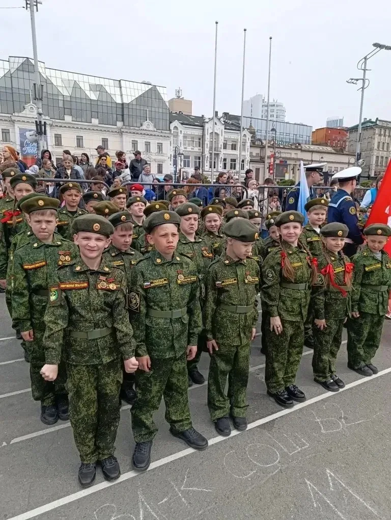 Уважаемые участники парада «Правнуки Победы»!  Администрация школы № 82 города Владивостока выражает