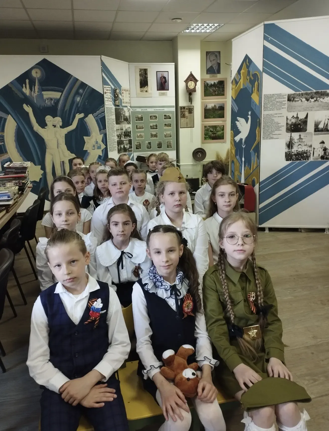 В рамках акции «Стихи Победы» в школьном музее прошёл ставший уже традиционным конкурс чтецов, посвя