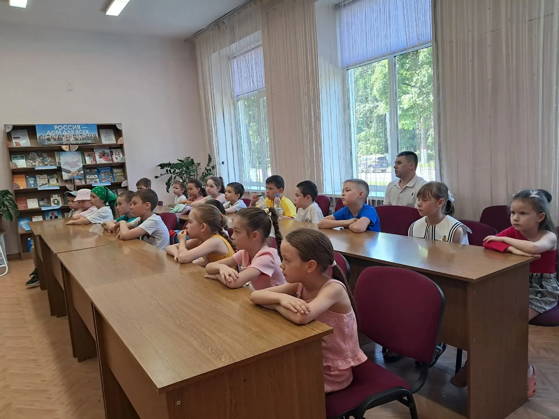 📚Ученики 1м класса приняли участие в тематическом часе творчества «Волга глазами детей», который про