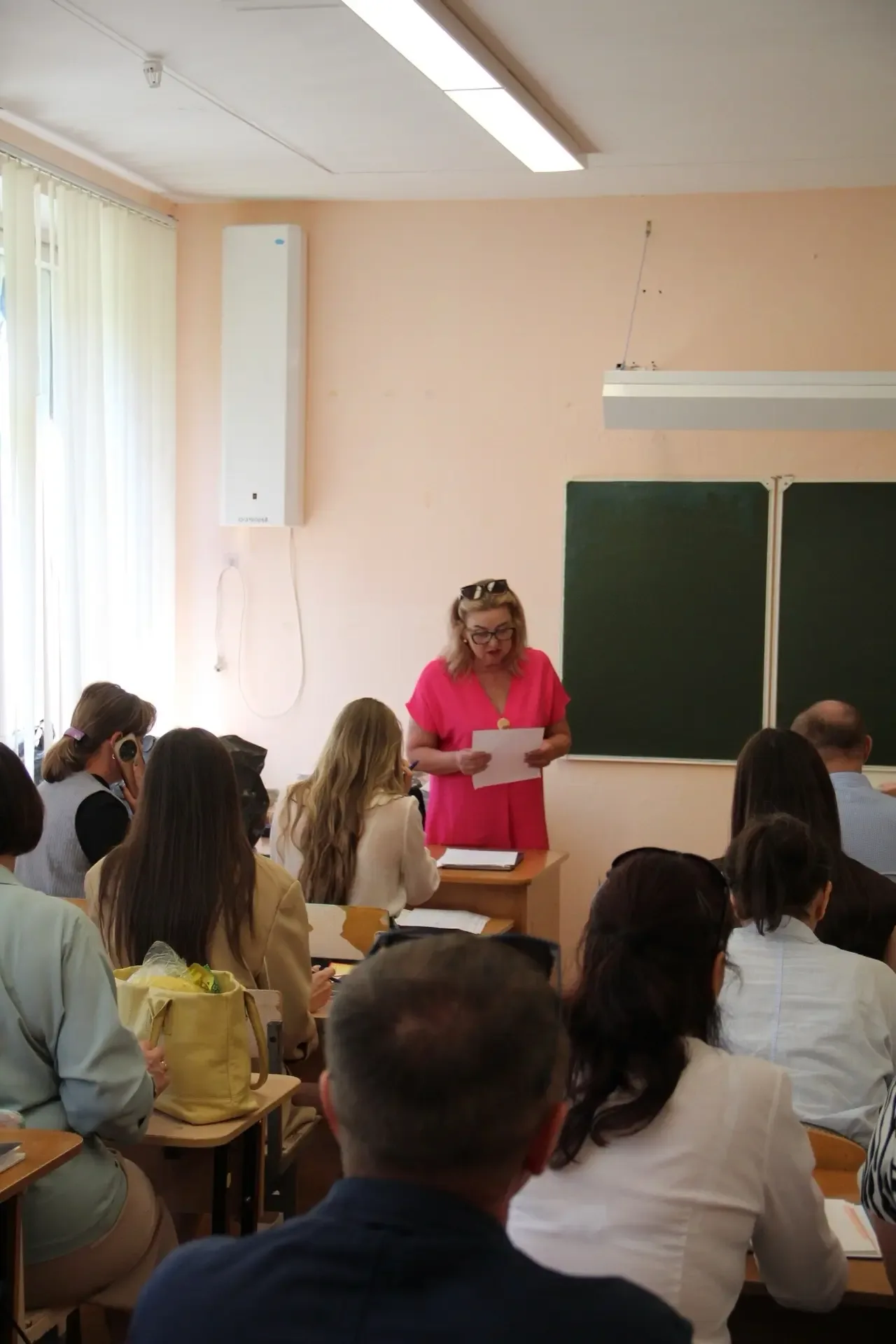 📝 Педсовет в СОШ №37 г. Чебоксары: подготовка к ГИА, планы на будущее и чествование педагогов. В шко